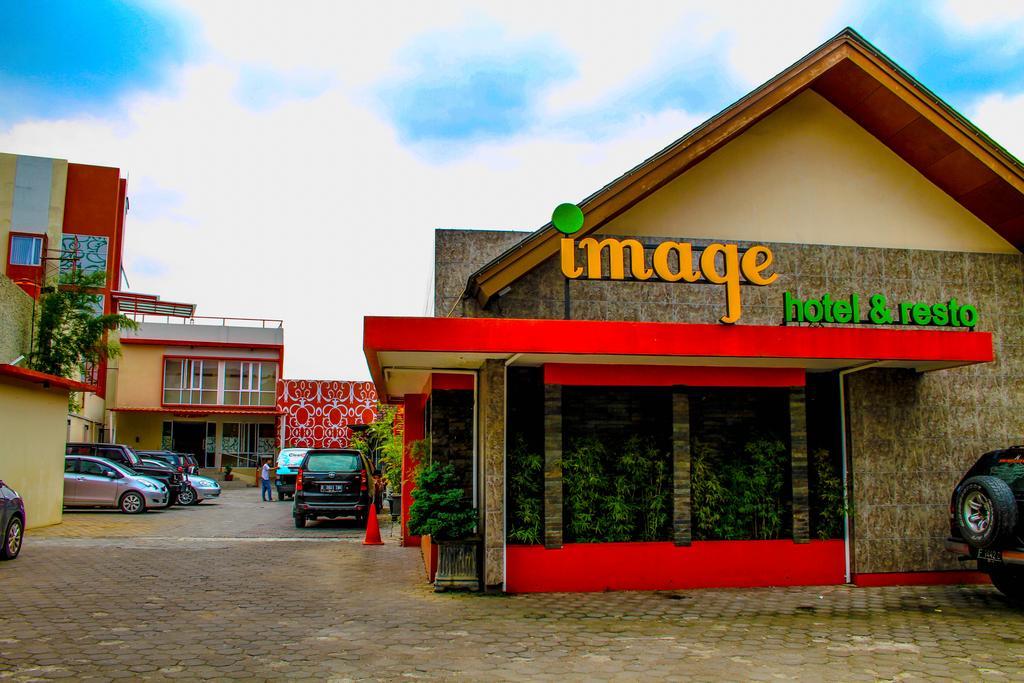 Image Hotel And Resto 万隆 外观 照片